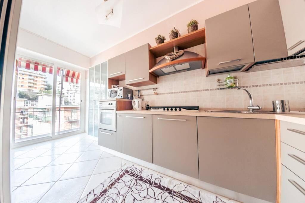 Casa Luca Flexyrent - Parking - A C - Wifi Apartment Рапало Екстериор снимка